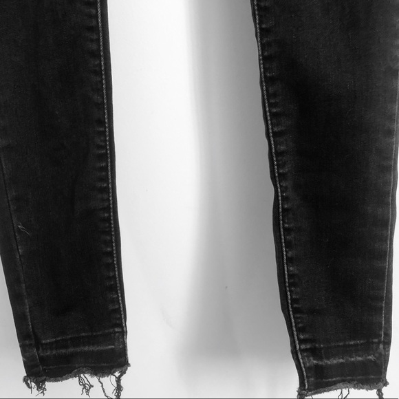 Levi’s 720 high rise black distressed jeans - Picture 5 of 5